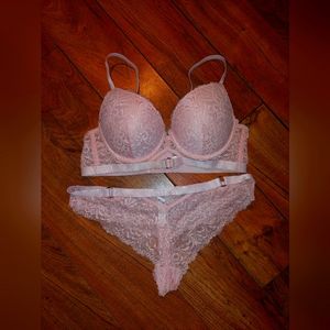 Womens pink lace bra & panties NWT 38c, XL